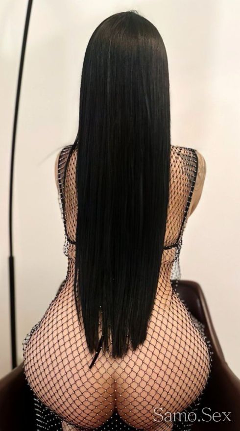 Sexy brunette 💦 -  снимка 1