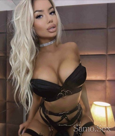 💋 Магнетично привличане и нежно докосване -  снимка 1