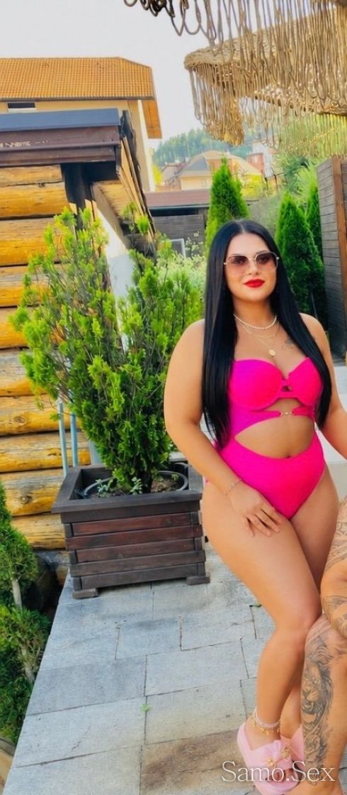 Реална Царицата На Френската 🥵 -  снимка 1