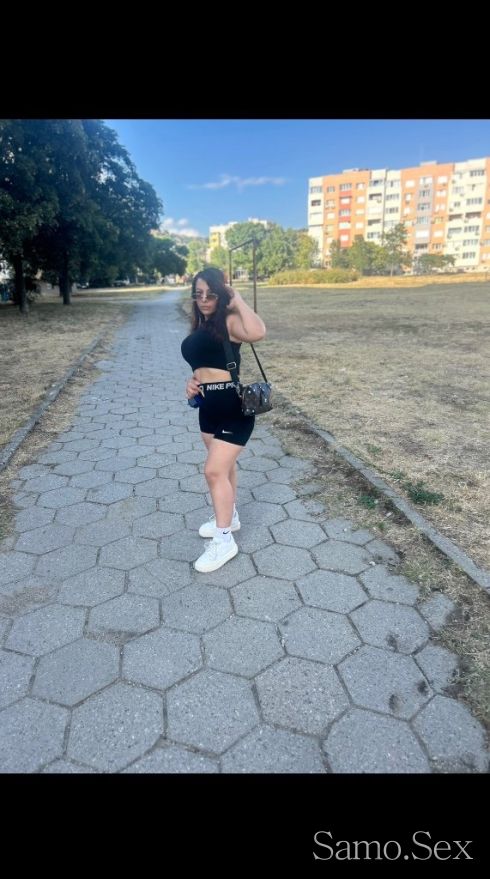 Moni -  снимка 1