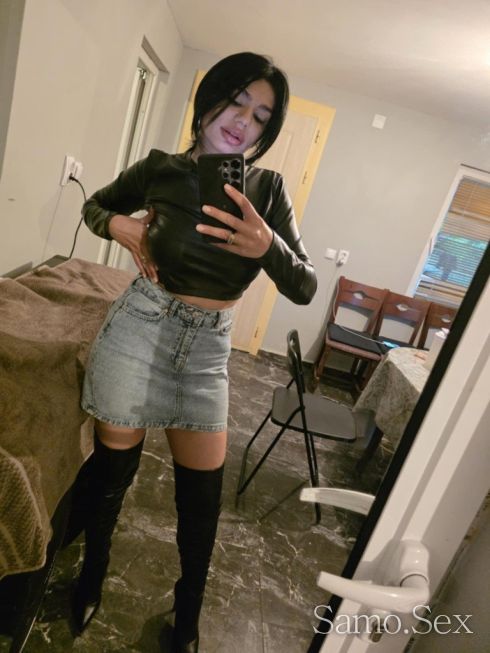 За малко тук при вас -  снимка 1