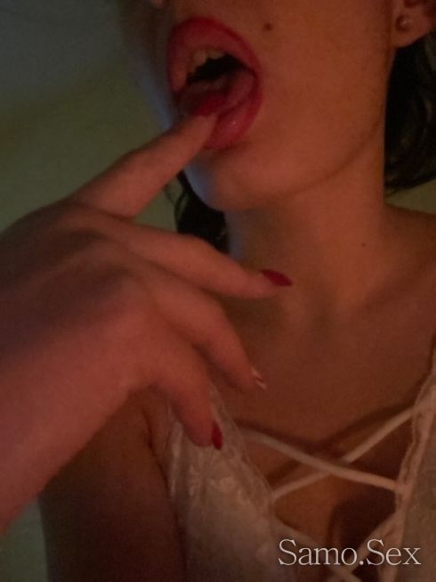 Бъдни въчер ако търсиш нещо секси аз съм момичето за тебе 📸🥃😘 -  снимка 1