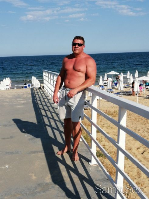 Безплатно жиголо -  снимка 1