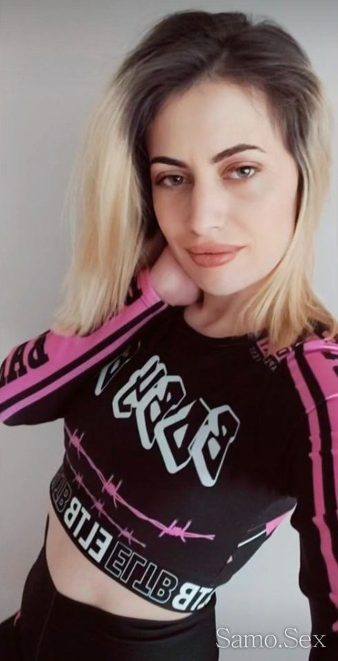 КОИТО РАЗБИРА ПРИ КРИСИ СЕ СПИРАА ТУК 🤭❤️😍💋🙈 -  снимка 1