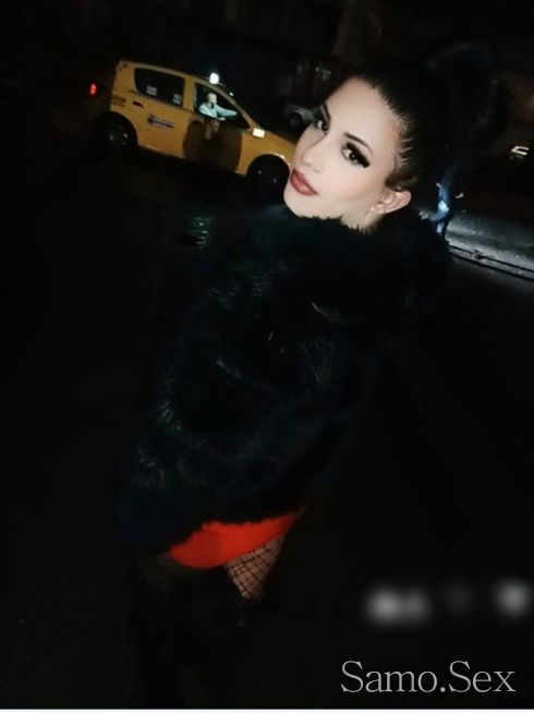 ТрансСексуална  Дълбоко Гърло без Празнене в устата -  снимка 1