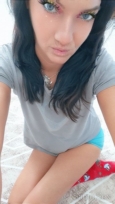 Чернокоси дама -  снимка 1