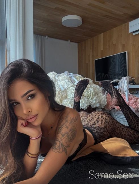 Селина Реално момиче -  снимка 1