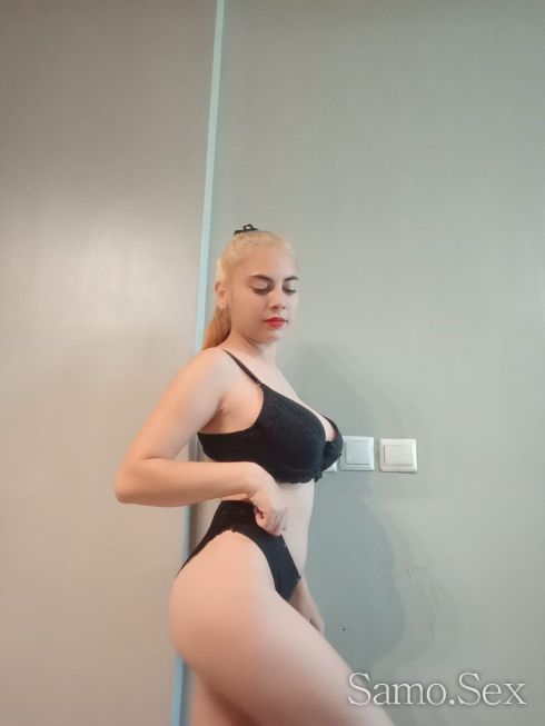 Асия секси блонди 😘🍀♥️ -  снимка 1