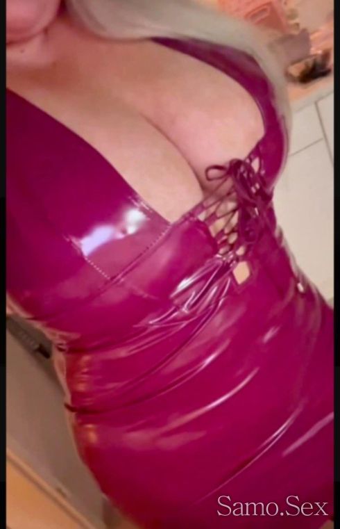 Горещо момиче -  снимка 1