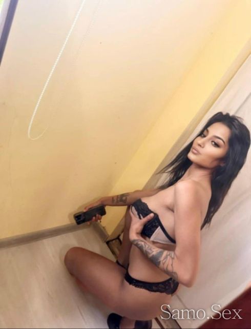 Тук съм зарди вас -  снимка 1