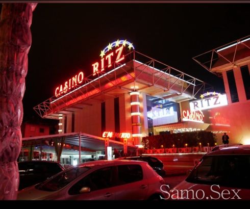 Давам апартамент за нощувки до Гранд Хотел Пловдив -  снимка 1