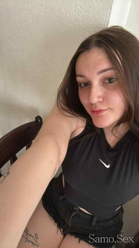 Студентка съм Агличанка само за кратко при вас 💋 -  снимка 1