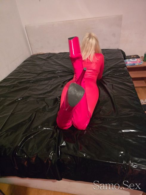 Емма строга господарка и много други фетиши -  снимка 11