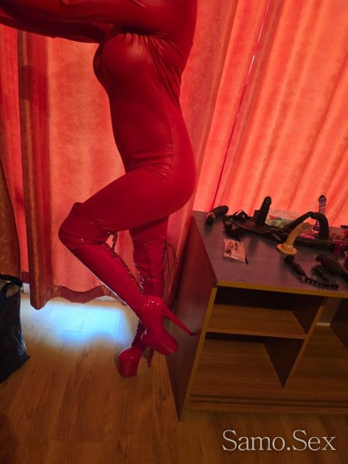 Емма строга господарка и много други фетиши -  снимка 7