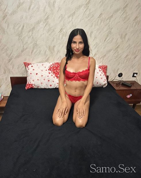 Realna /100 nova sam -  снимка 4