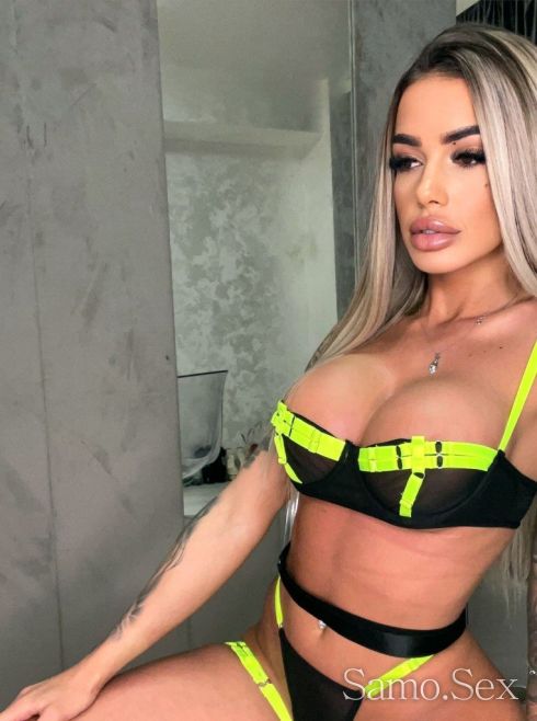 💋 Магнетично привличане и нежно докосване -  снимка 1