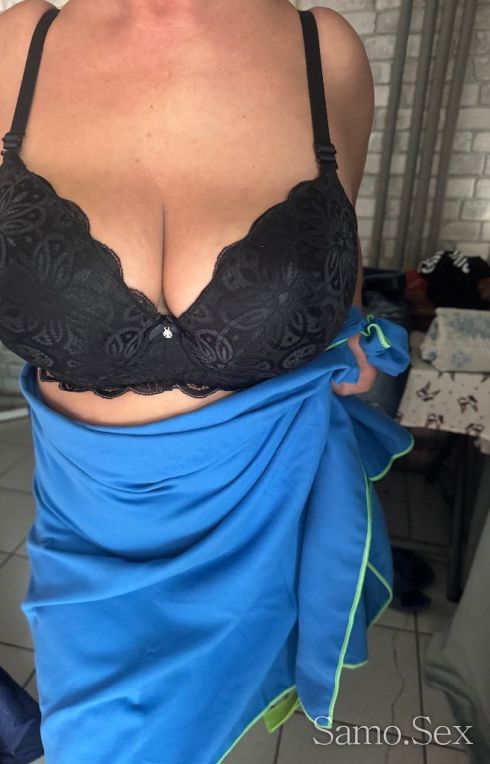 🫦👄Милф от класа👅👅 -  снимка 1