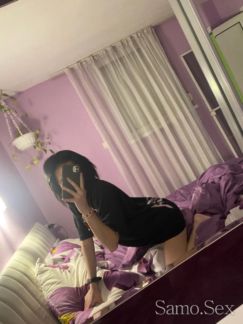 Знаеш тясно е😄🤫 -  снимка 2