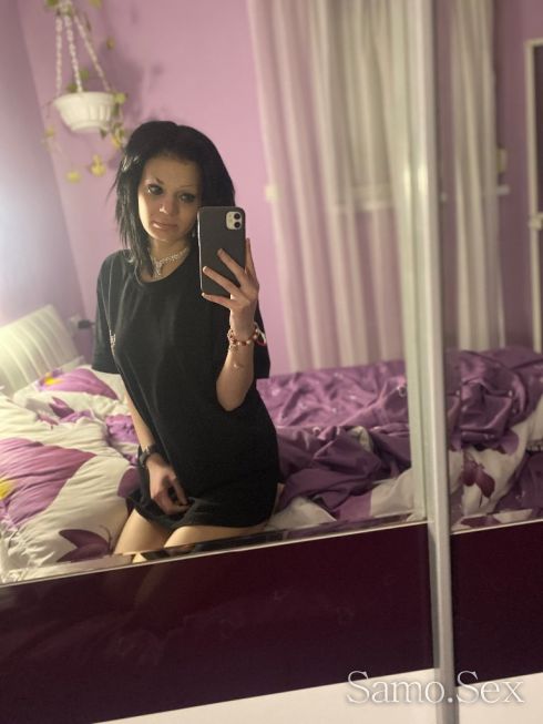 Знаеш тясно е😄🤫 -  снимка 3