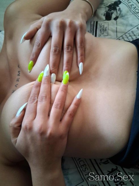 Скромно момиче палаво -  снимка 7