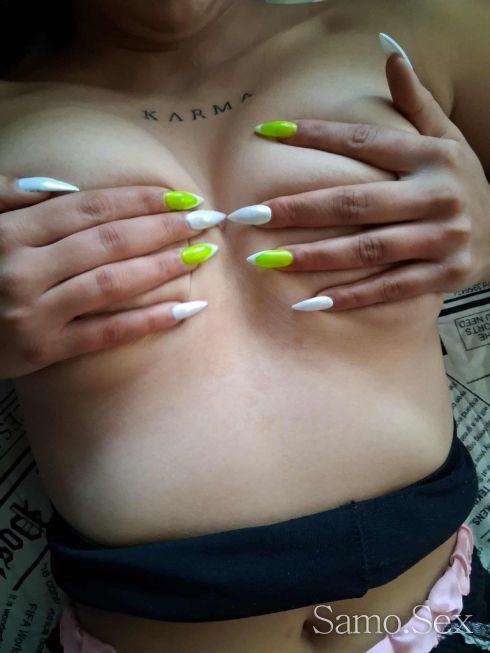 Скромно момиче палаво -  снимка 9