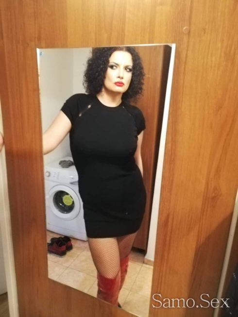 Ladyboy za kratko v grada -  снимка 3