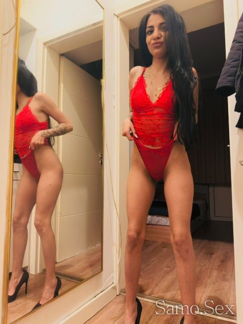 Твоето секси миньонче write me at WhatsApp beby -  снимка 5