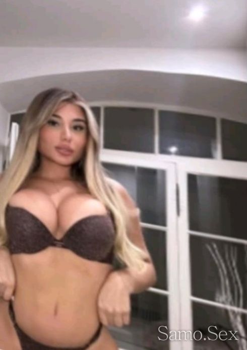 Анелия за първи път във града. -  снимка 2