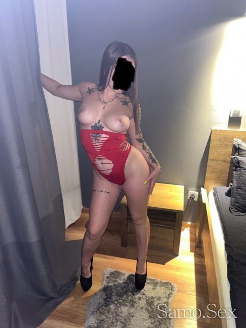Brutal Brunette ❤️ -  снимка 3