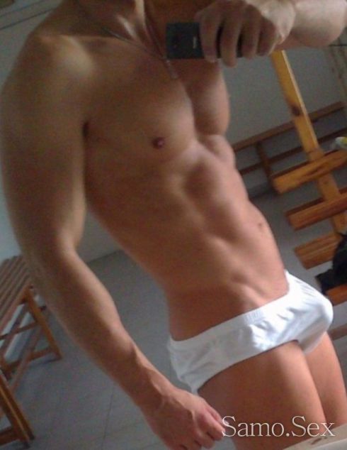 Точно тук при мен ше усетиш страста -  снимка 2