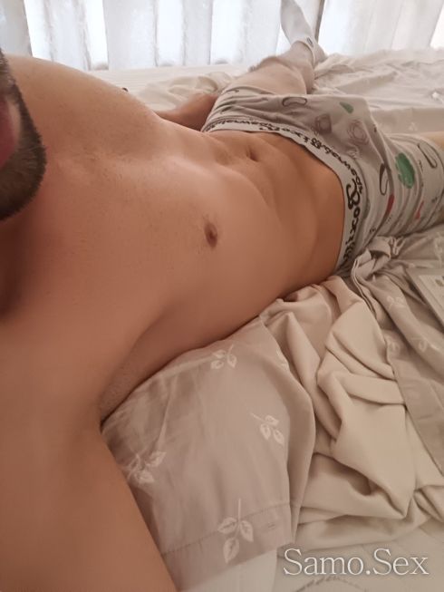 Аз и палавата ми сестра нямаме търпение да ви посрещнем -  снимка 4