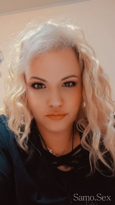 Отпосни се малко при пухкавата Росалинда. -  снимка 11