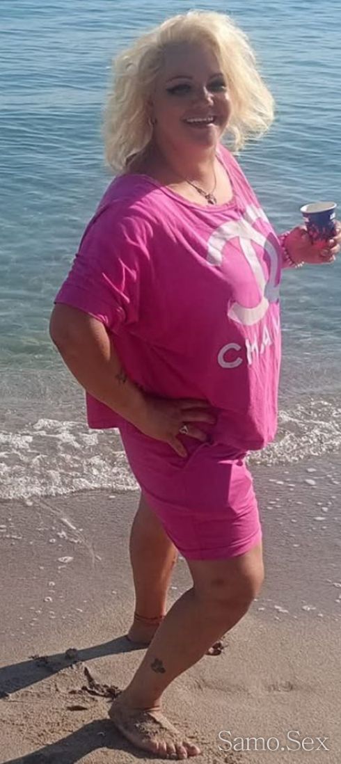 Отпосни се малко при пухкавата Росалинда. -  снимка 12