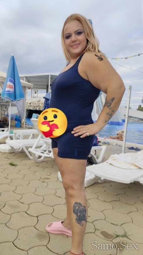 Отпосни се малко при пухкавата Росалинда. -  снимка 3