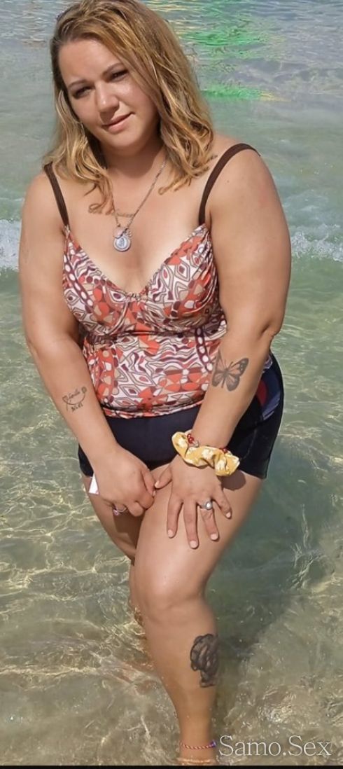 Отпосни се малко при пухкавата Росалинда. -  снимка 6