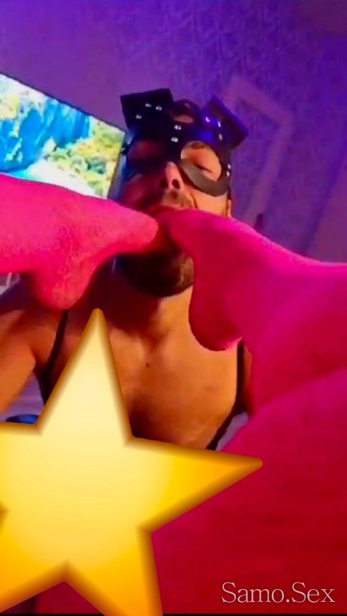 На колене пред господарката ти 😈 -  снимка 4