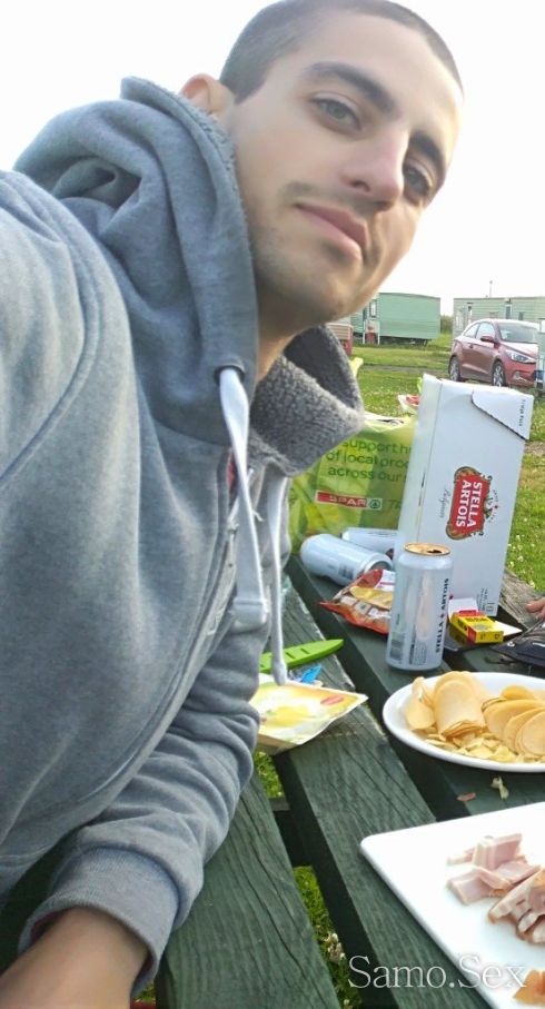 За шоуто .Hihihi -  снимка 2