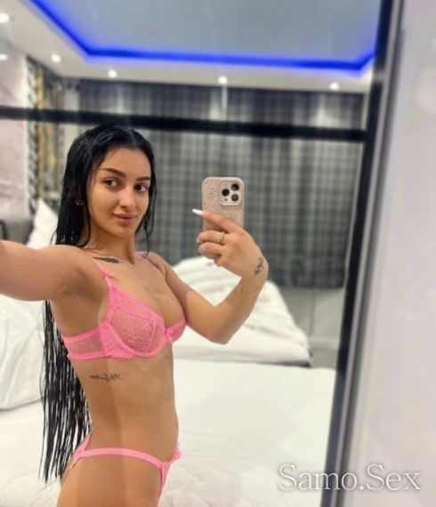 Sexy brunette🫠 -  снимка 2