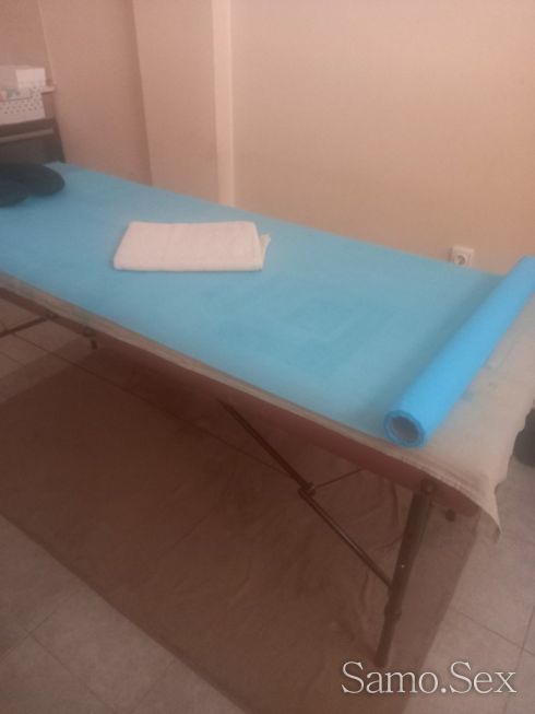 Масаж тяло в тяло с френска 40eur - 49г. -  снимка 2