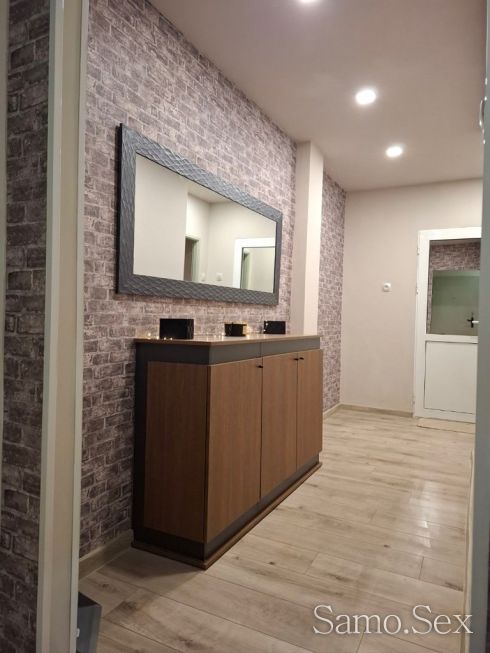 Луксозен двустаен апартамент в центъра на града -  снимка 7