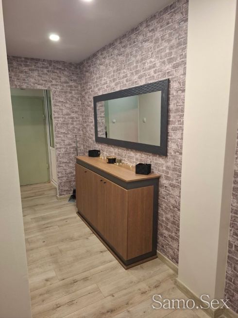 Луксозен двустаен апартамент в центъра на града -  снимка 8