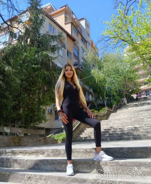 САМО ДНЕС СЪМ ТУК  🥰🧜‍♀️🍓🍇 -  снимка 3