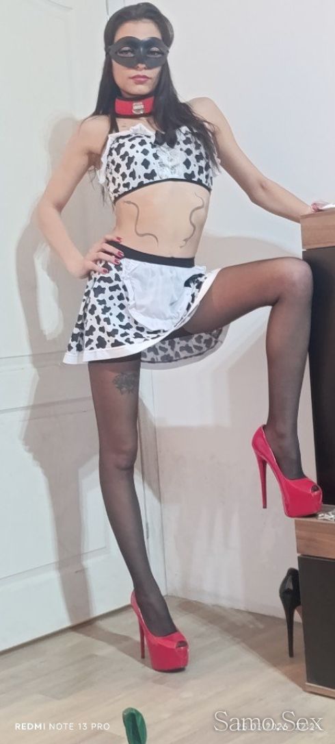 Пами момиче на 22 гд търси активни мъже за групов секс -  снимка 2