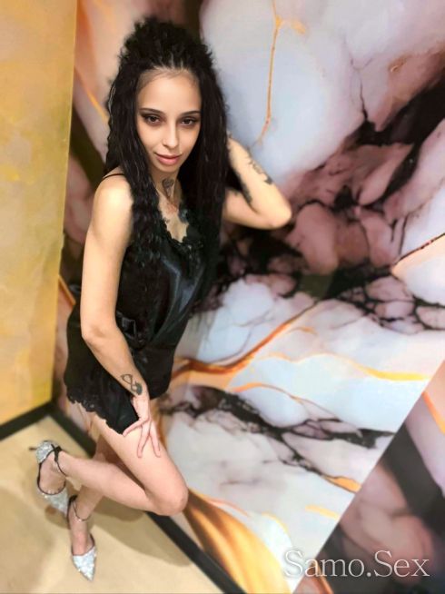 Real sexy brunette -  снимка 2