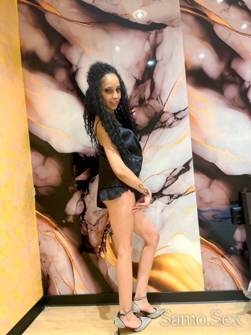Real sexy brunette -  снимка 3