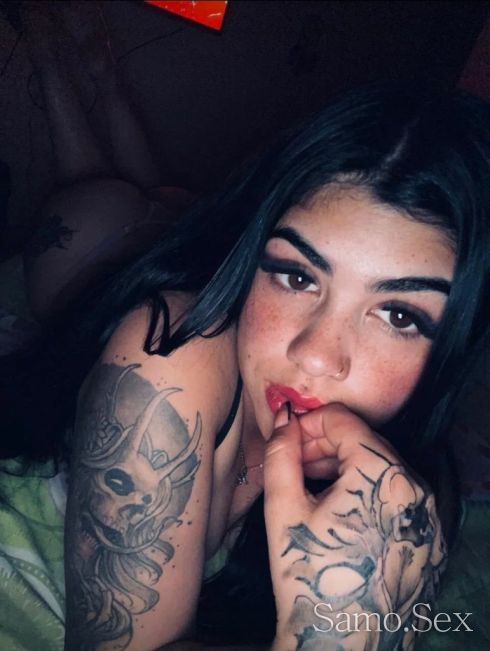 Страстна и нежна 🖤 -  снимка 1