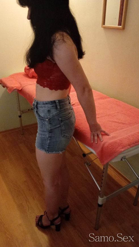 Професионален Еротичен масаж на голо-Тяло.може. и секс😘💞💋 -  снимка 1