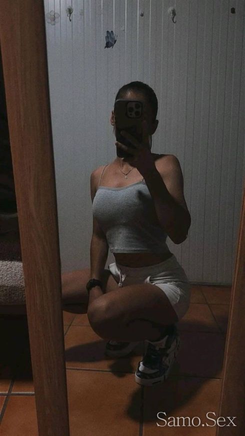 Малка Сладка Опасна Нова Тук за Няколко Дни със Уютен Терен -  снимка 3