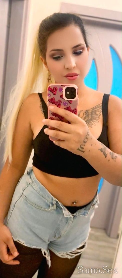 blond sin for you🤤💋🥂 -  снимка 1