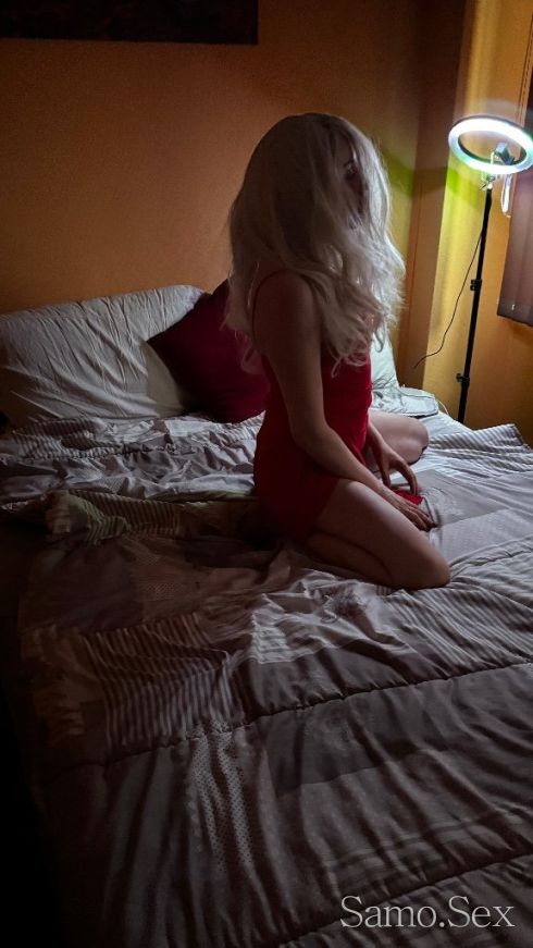 Ново секси парче за първи път с София -  снимка 9